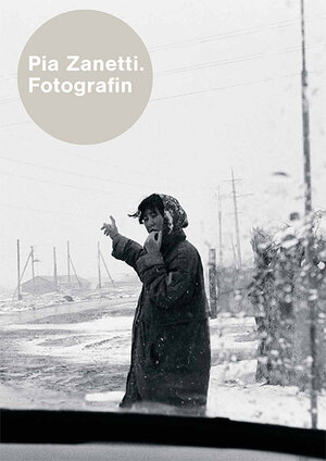 Buchcover Pia Zanetti. Fotografin  | EAN 9783039420087 | ISBN 3-03942-008-9 | ISBN 978-3-03942-008-7