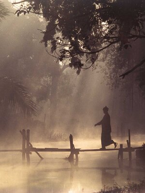 Buchcover Monk on bridge  | EAN 9783865470904 | ISBN 3-86547-090-4 | ISBN 978-3-86547-090-4