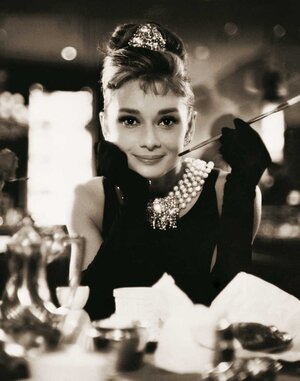 Buchcover Audrey Hepburn - new  | EAN 9783867656153 | ISBN 3-86765-615-0 | ISBN 978-3-86765-615-3