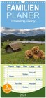 Buchcover Familienplaner 2024 - Travelling Teddy mit 5 Spalten (Wandkalender, 21 x 45 cm) CALVENDO
