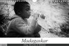 Buchcover Madagaskar: Alltag, Menschen und Momente (Wandkalender 2021 DIN A4 quer)