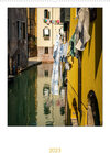 Buchcover Venedig anders sehenAT-Version (Wandkalender 2023 DIN A2 hoch)