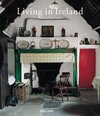 Buchcover Living in Ireland
