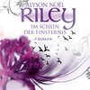 Buchcover Riley - Im Schein der Finsternis