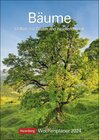 Buchcover Bäume Wochenplaner 2024. Stimmungsvolle Baumfotos, Zitate und Kurztexte in einer Hommage an den Wald. Praktischer Wandpl
