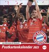 Buchcover FC Bayern München Postkartenkalender 2023. Monats-Tischkalender zum Aufstellen mit den Stars des FC Bayern. Ein kleiner 