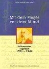 Buchcover Mit dem Finger vor dem Mund