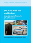 Buchcover Mit Auto, Brille, Fon und Drohne.