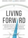 Buchcover LIVING FORWARD