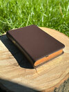 Buchcover Die Bibel - Pocketausgabe (Softcover, Leder Meriva, dunkelbraun)